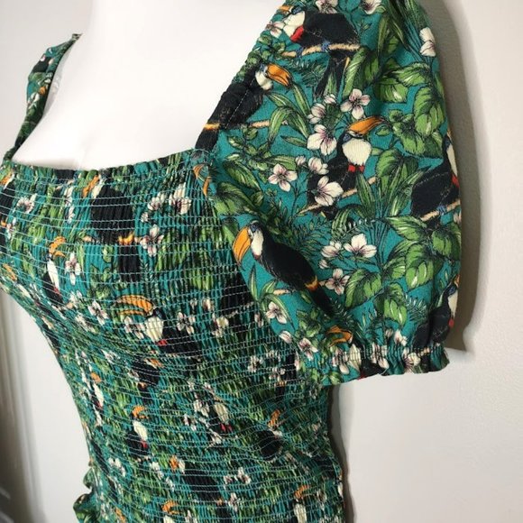 Dolan Left Coast Green Smocked Puffy Sleeve Tropical Print Summer Top - Picture 6 of 11